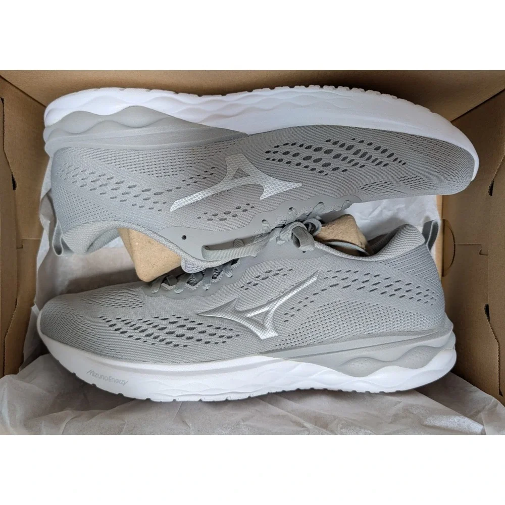 Mizuno Wave Revolt 2 Mens Size 10.5 Running Shoes Sneakers Gray NEW